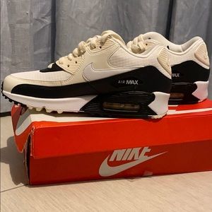 Nike AirMax size 8.5 - women’s